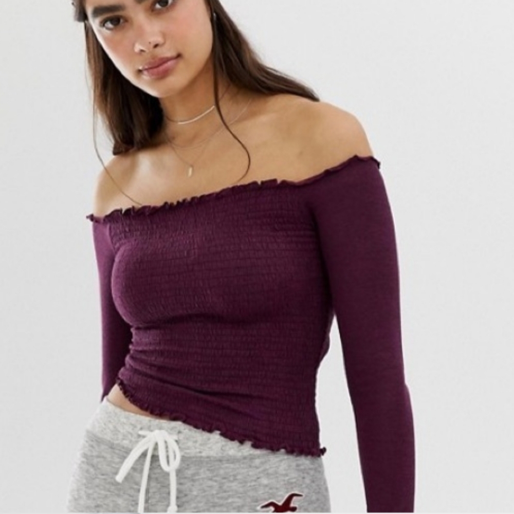Hollister Strech Off Shoulder Top
